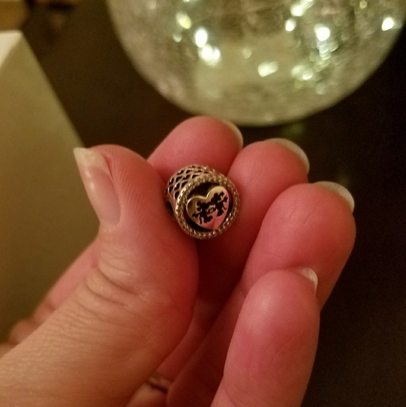 pandora minnie & mickey kiss disney charm pandora minnie & mickey kiss disney charm